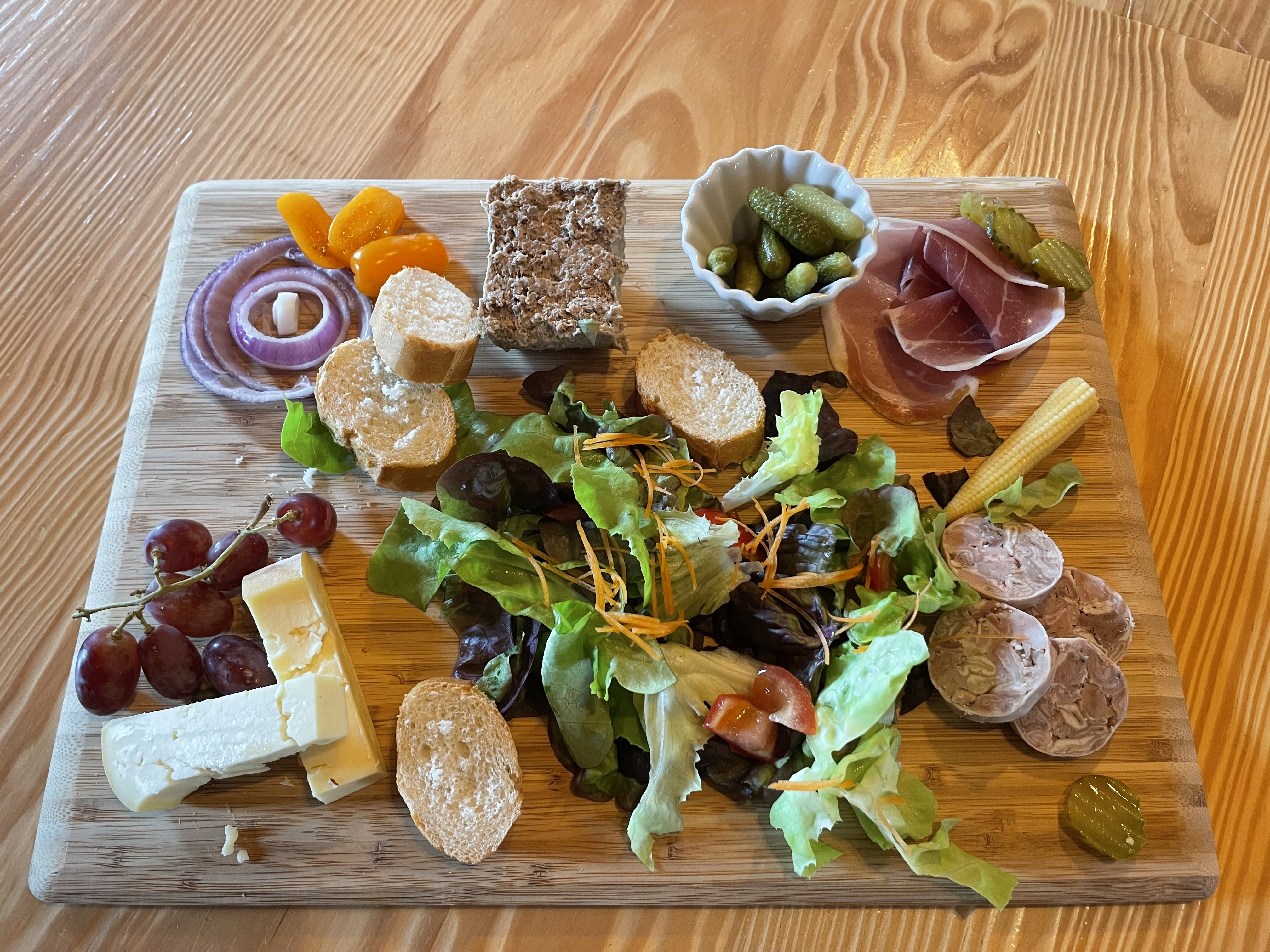 Assiette mixte terroir - Fromages et charcuterie Maroilles